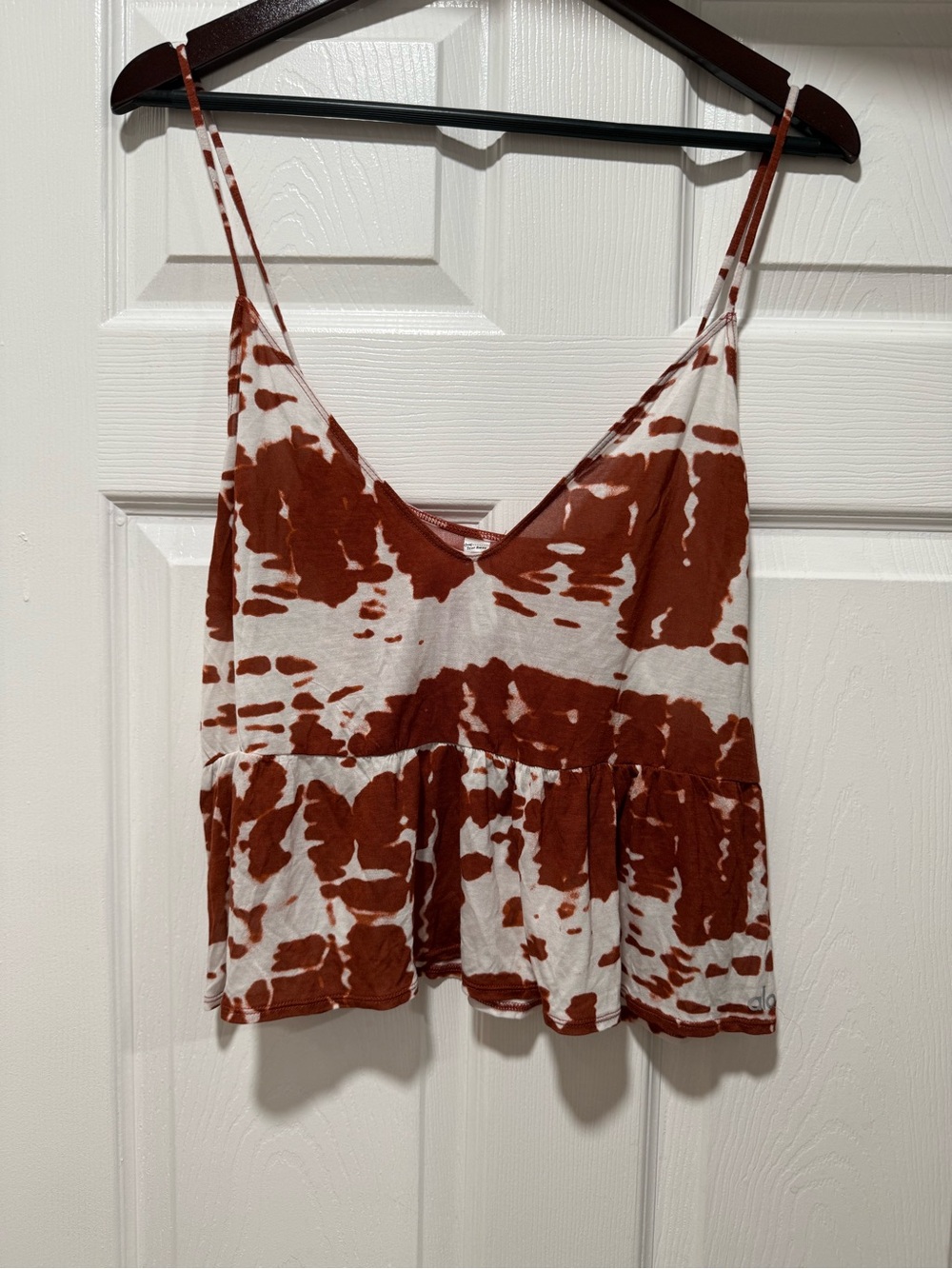ALO Yoga Rust and White Tie-Dye V-Neck Peplum Cami